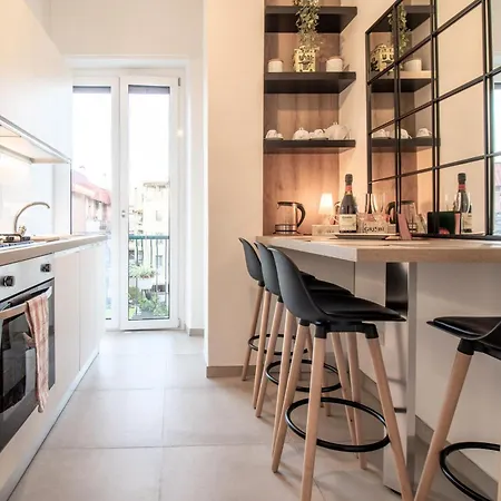 House Exclusive Near Metro A